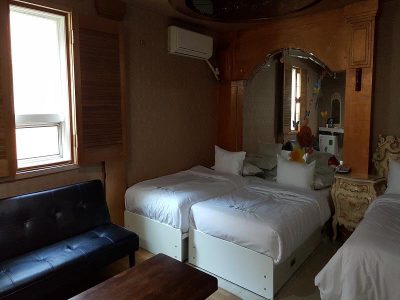 Hotel Queen Busan Exteriör bild